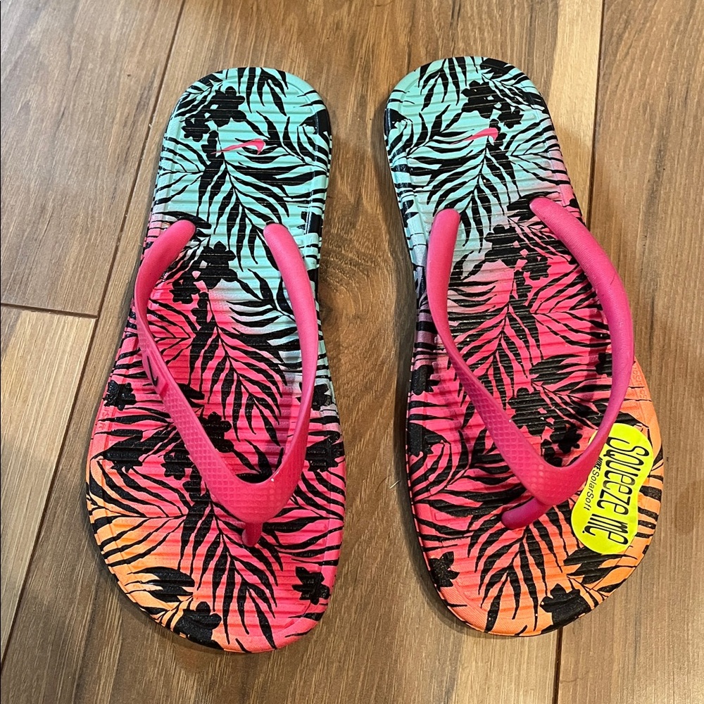 NIKE Solarsoft Thong Sandals 6Y